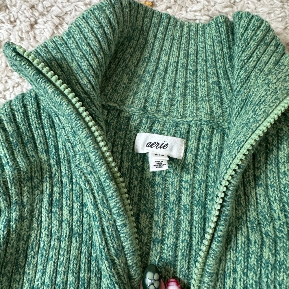 American eagle sweater - Picture 2 of 2